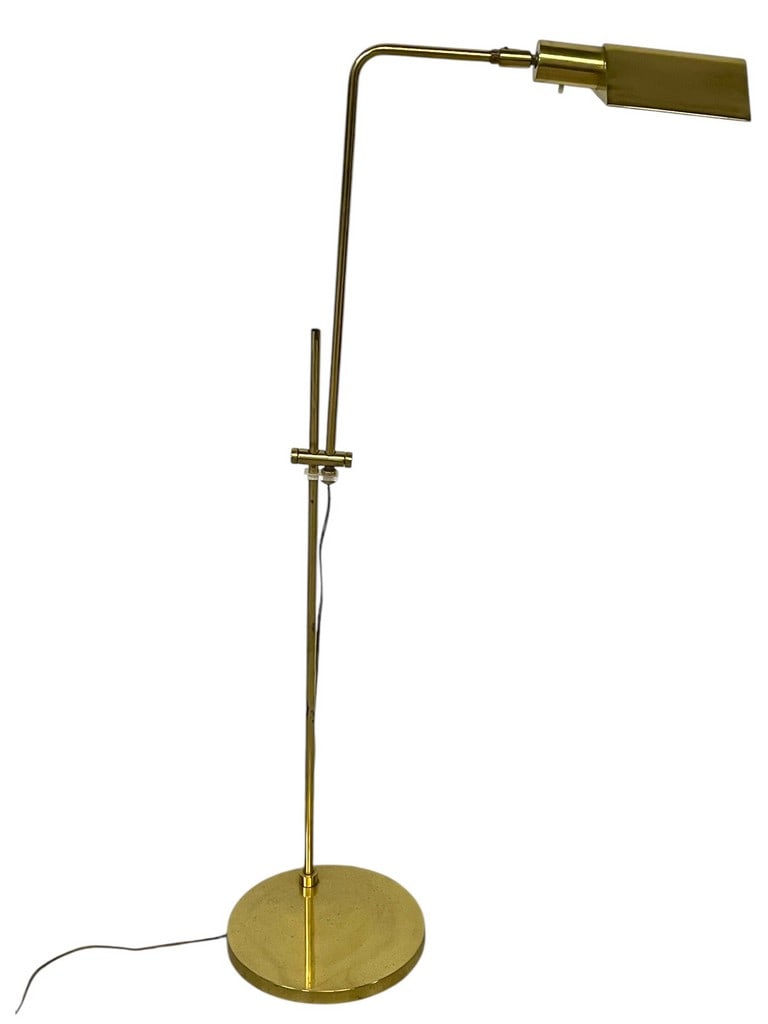FREDERICK COOPER STYLE BRASS PHARMACY FLOOR LAMP: FREDERICK COOPER STYLE BRASS PHARMACY FLOOR LAMP / ADJUSTABLE READING LAMP -34"- 44" APPROX ADJUSTABLE HEIGHT -GOOD PRE OWNED CONDITION, MINOR WEAR WITH AGE AND USE -DP102324 Bidders may pick u
