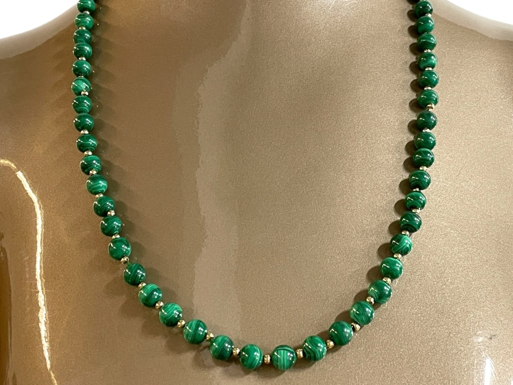 14K GOLD AND MALACHITE NECKLACE (1 of 4)