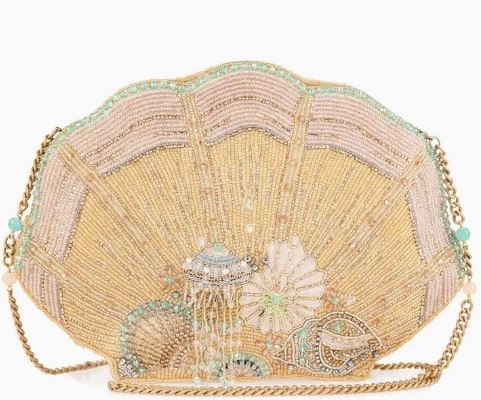 NEW! MARY FRANCES EBB AND FLOW CROSSBODY BAG: NEW! MARY FRANCES EBB AND FLOW CROSSBODY BAG -NEW! -DIMENSIONS: 10.75" X 1.25" X 7" -STRAP LENGTH: 48", STRAP DROP: 22" -REMOVABLE CROSSBODY GOLD CHAIN STRAP -JA 103024 ***Please note that due to limi