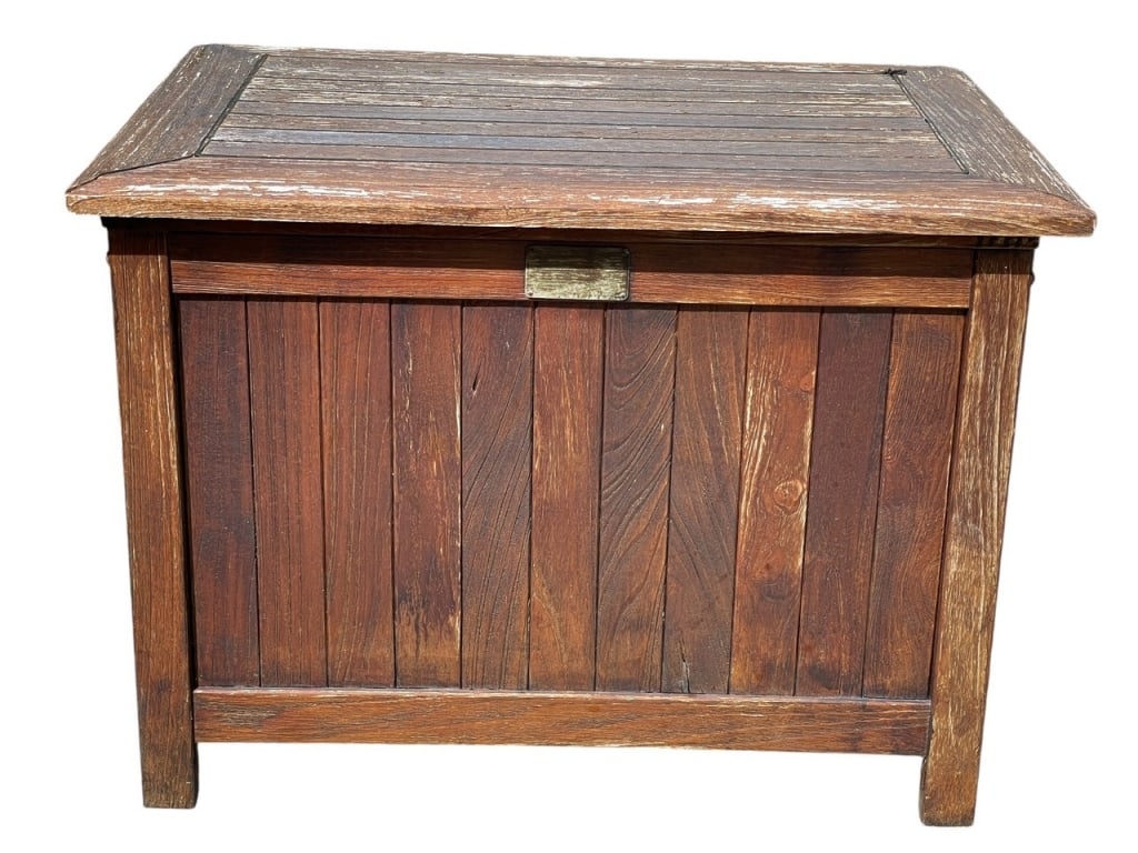VINTAGE WOOD COOLER W INSULATED INTERIOR 32": VINTAGE WOOD COOLER W INSULATED INTERIOR - SIZE: 32'' X 23'' X 23'' -PRE OWNED CONDITION, WEAR TO OUTSIDE -DP11124 ***Please note that due to limited storage space, all items must be picked up within 