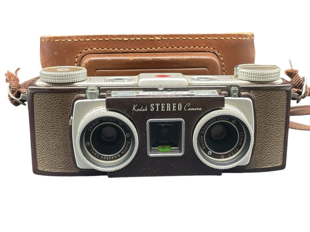 VINTAGE KODAK STEREO CAMERA WITH CASE (1 of 6)