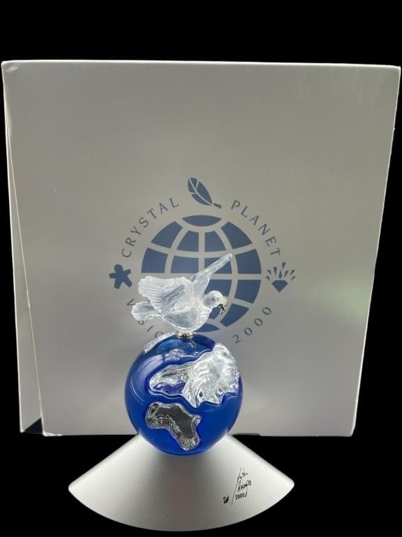SWAROVSKI CRYSTAL PLANET DOVE OF PEACE ON GLOBE (1 of 6)