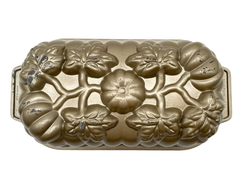 WILLIAMS SONOMA NORDIC WARE PUMPKIN LOAF (1 of 5)