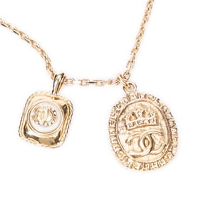 CHANEL CC PEARL CHARM PENDANT NECKLACE GOLD