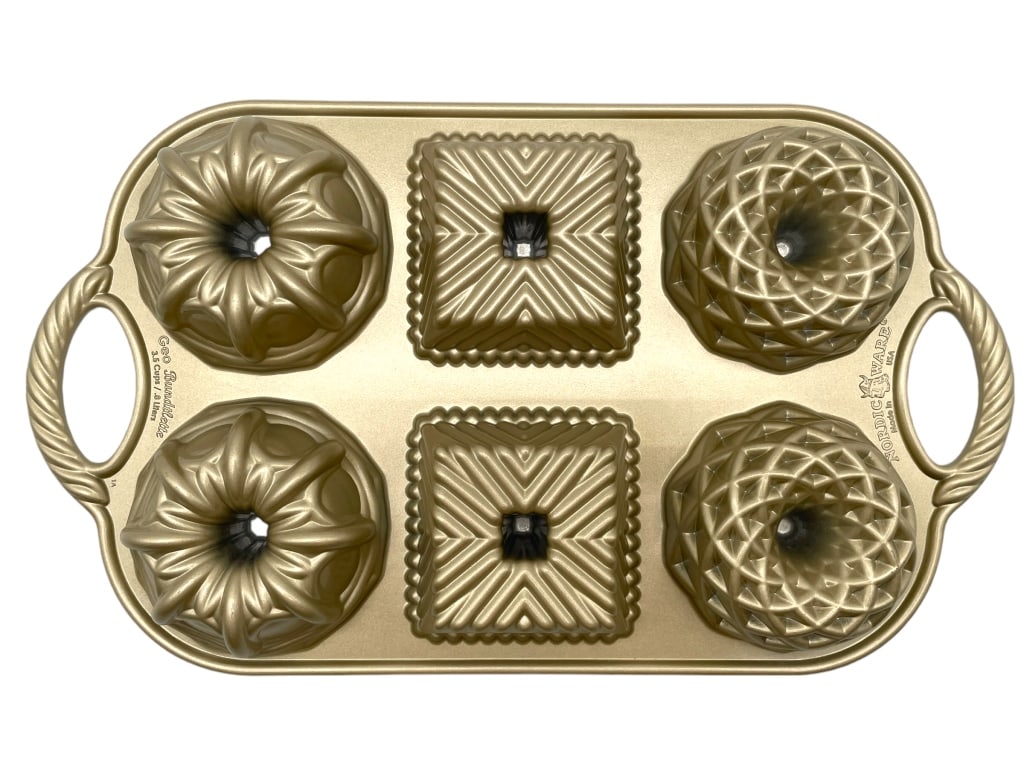 WILLIAMS SONOMA NORDIC WARE GEO BUNDTLETTE (1 of 5)