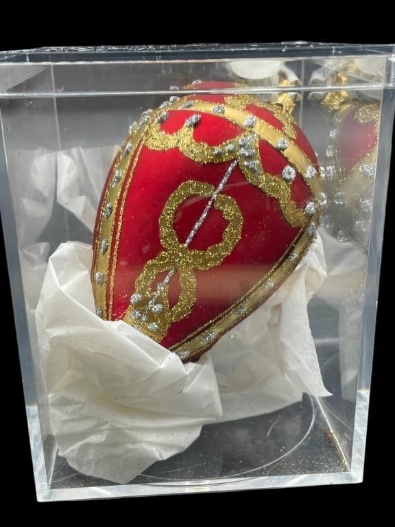 ALAN B.SILVERSTONE HOLIDAY COLLECTION EGG ORNAMENT: ALAN B.SILVERSTONE HOLIDAY COLLECTION EGG ORNAMENT -NEW WITH BOX -SIZE 4.5" APPROX -DP111124RL