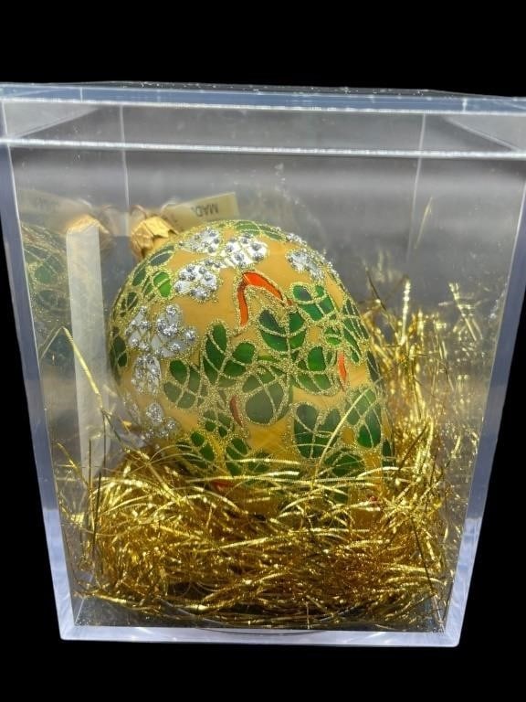 ALAN B.SILVERSTONE HOLIDAY COLLECTION EGG ORNAMENT: ALAN B.SILVERSTONE HOLIDAY COLLECTION EGG ORNAMENT -NEW WITH BOX -SIZE 4.5" APPROX -MA082624