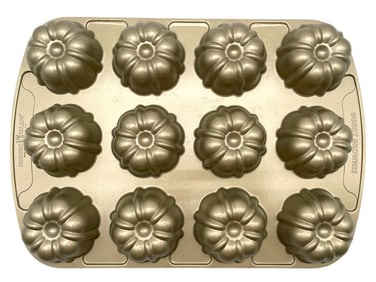 WILLIAMS SONOMA NORDIC WARE BUNDT BROWNIE MOLD