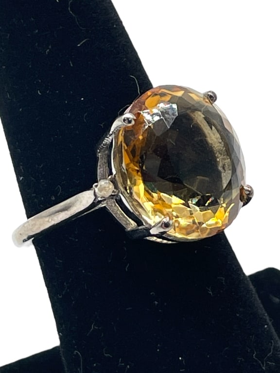 8CT CITRINE RING IN 925 SILVER WITH DIAMONDS 7: 8CT CITRINE RING IN 925 SILVER WITH REAL DIAMONDS 7 -8CT -4.96G -US SIZE 7 -KG 10 -JA 102324