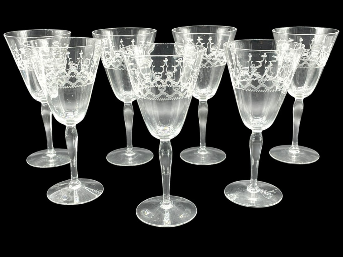 FOSTORIA STYLE ETCHED WINE GLASSES: SET OF 7 FOSTORIA STYLE ETCHED WINE GLASSES -VERY GOOD PRE OWNED CONDITION -DP111124