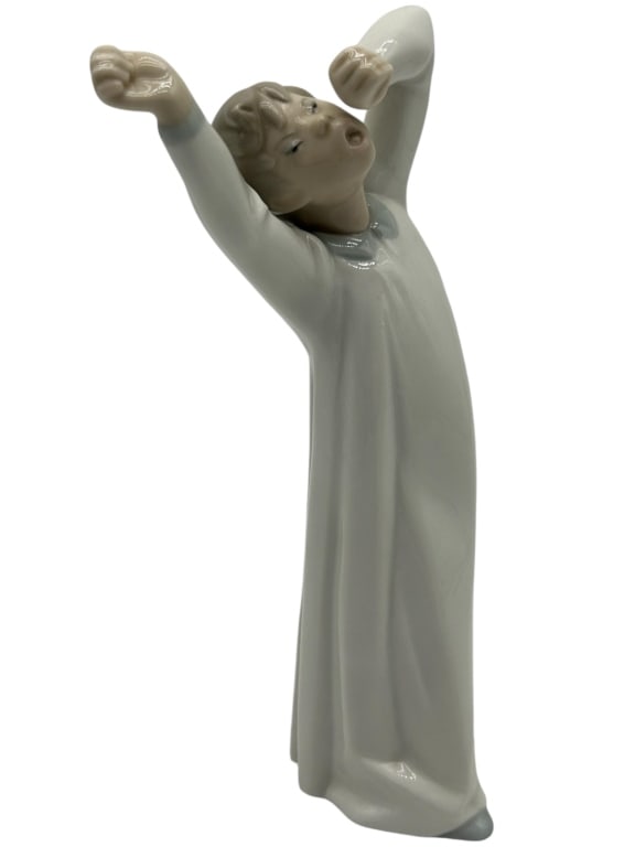 LLARDO "BOY YAWNING" 8": -LLARDO "BOY YAWNING" 8" -VERY GOOD PREOWNED CONDITION -KK 1015 #14