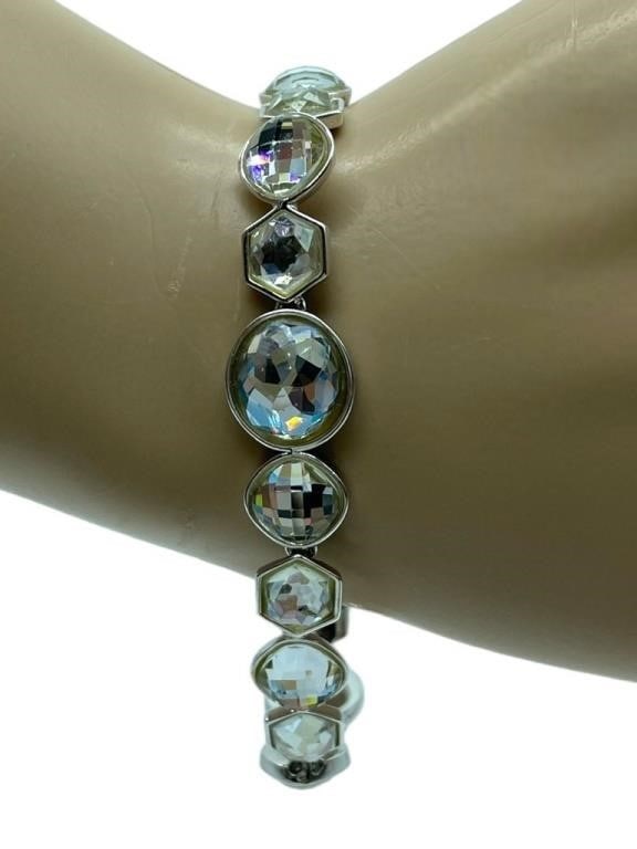SWAROVSKI CRYSTAL WHITE LINK BRACELET (1 of 5)