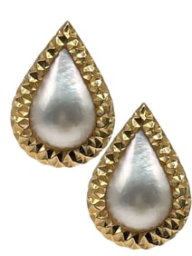 ST. JOHN VINTAGE GOLD PEARL PIERCED EARRINGS