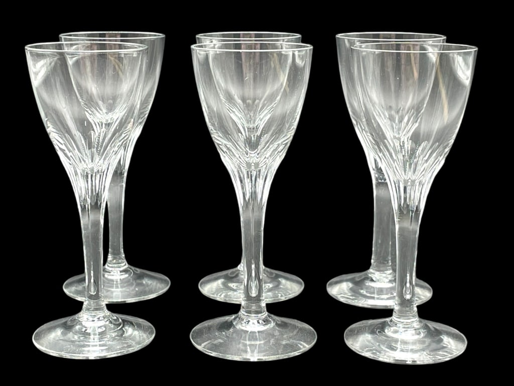 ORREFORS SWEDEN SET OF 6 MINI WINE GLASSES 4.5": ORREFORS SWEDEN SET OF 6 MINI WINE GLASSES 4.5" -VERY GOOD CONDTITION -SET OF SIX MINI WINE GLASSES -APPROX 4.5" TALL -JA 111524 #23 ***Please note that due to limited storage space, all items must be