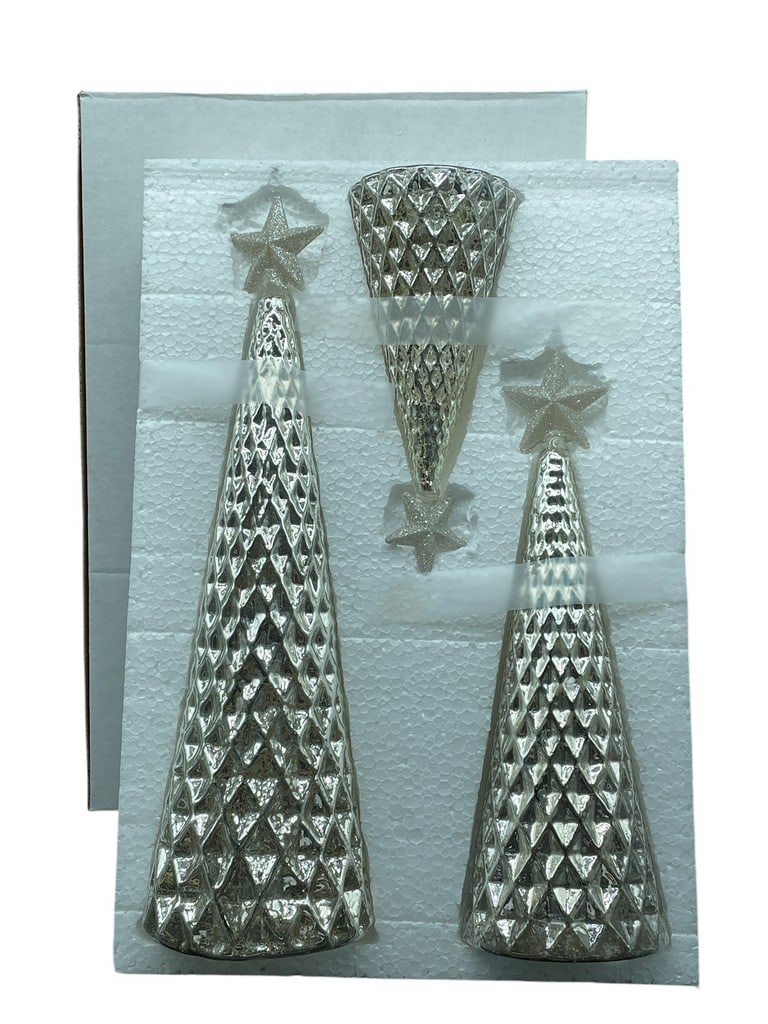 SET OF 3 DECORATIVE GLASS CHRISTMAS TREES (1 of 5)