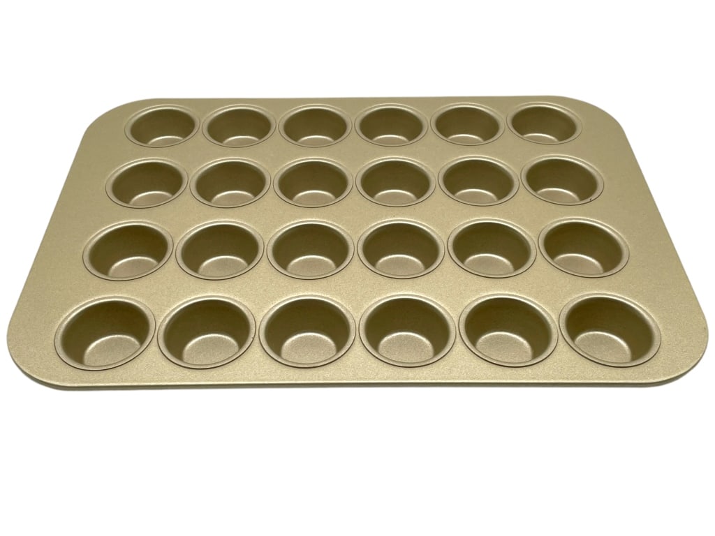 WILLIAMS SONOMA SMALL MUFFIN PAN (1 of 5)