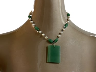 PEARL & GREEN JADE NECKLACE W JADE PENDANT 16"