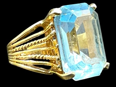 18K HGF GOLD RING BLUE STONE SIZE 8.5