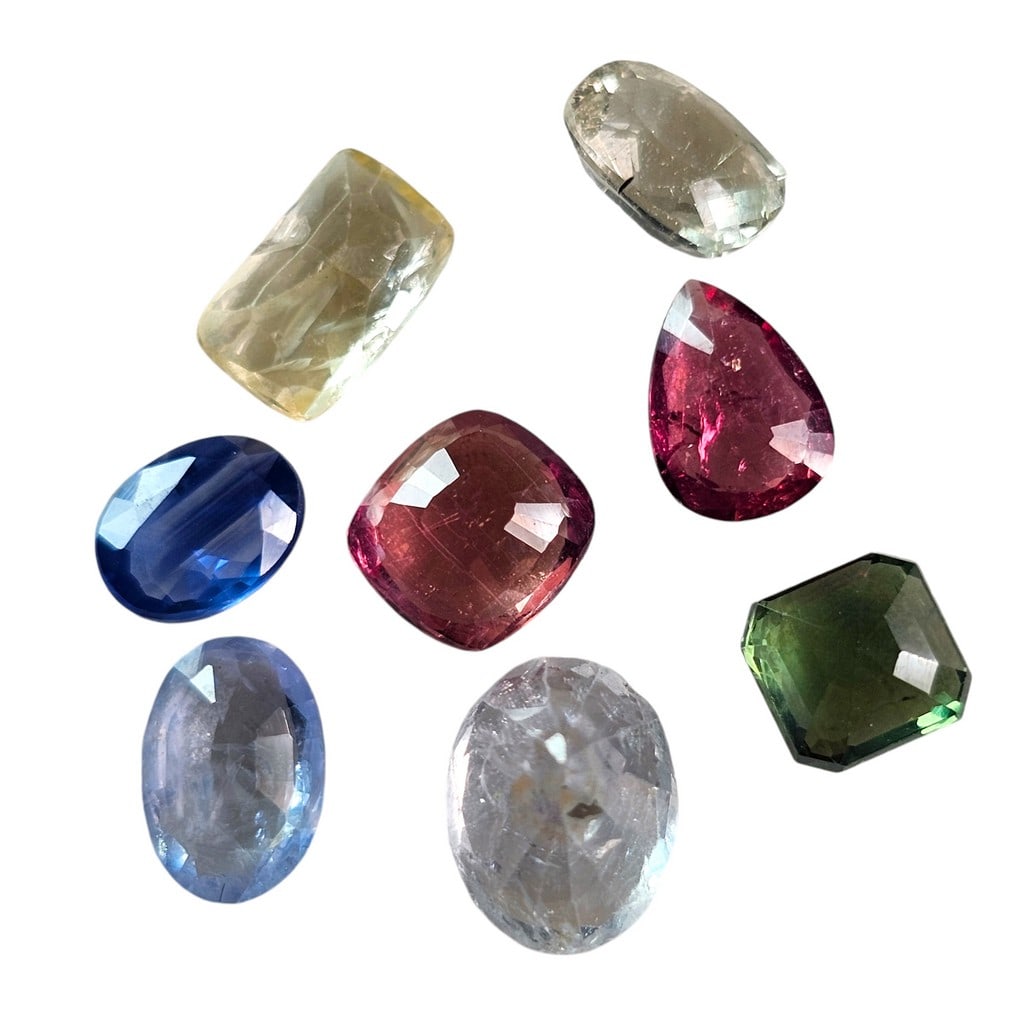 7 CT FACETED UNTREATED SAPPHIRES GEMSTONES LOT (1 of 3)