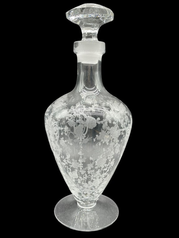 CAMBRIDGE GLASS CHANTILLY PATTERN DECANTER: CAMBRIDGE GLASS CHANTILLY PATTERN DECANTER -VERY GOOD CONDITION -APPROX 11" TALL -JA 112024 ***Please note that due to limited storage space, all items must be picked up within 14 days of the auction'