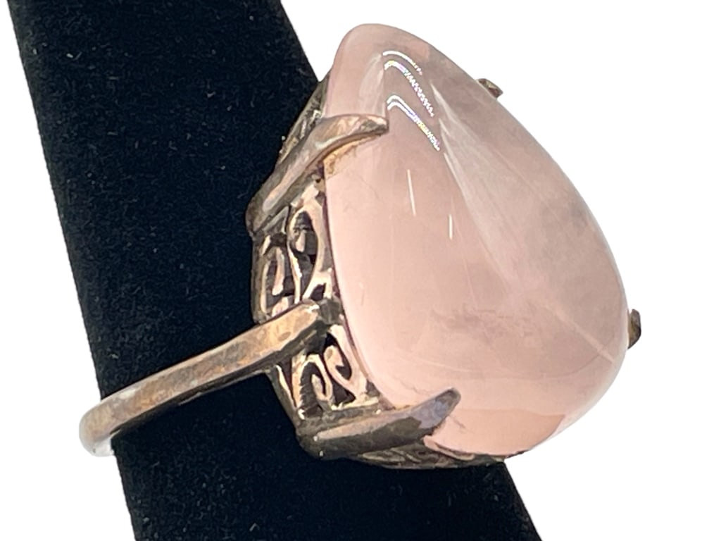 VTG ROSE QUARTZ RING W/ INTRICATE FILIGREE SETTING (1 of 6)