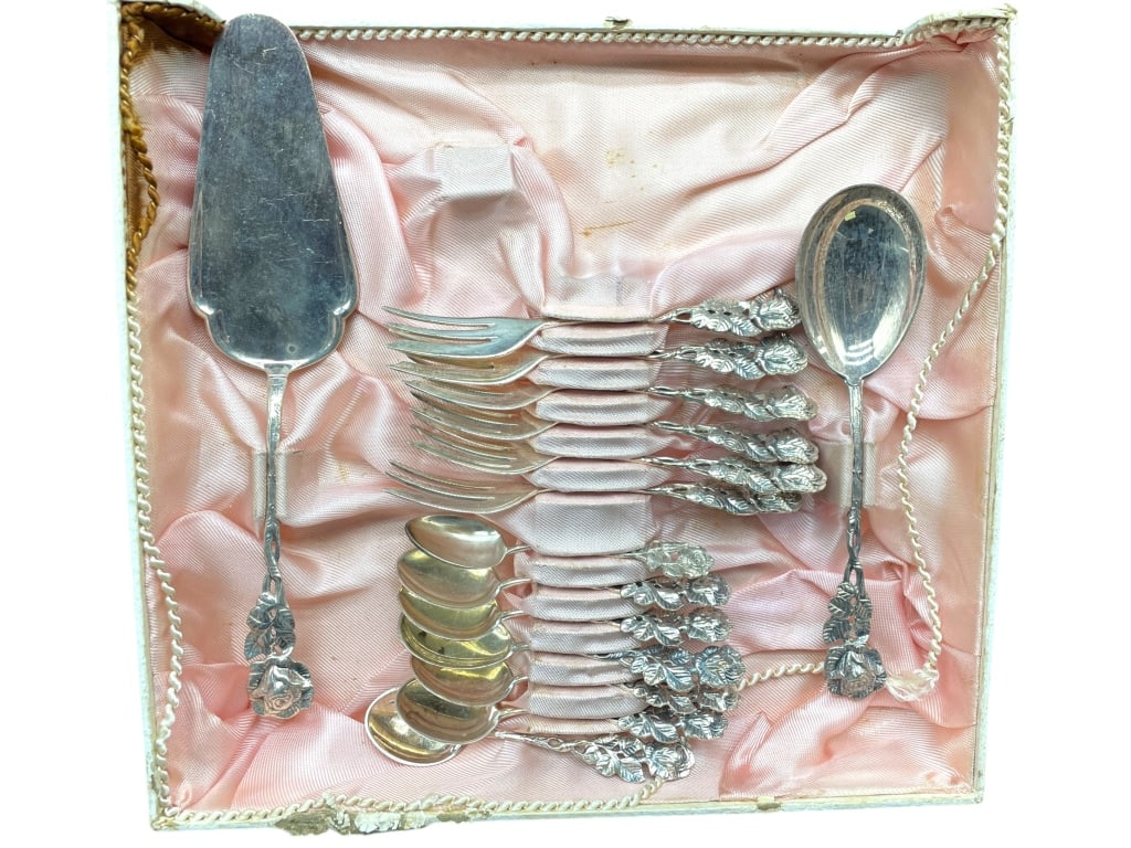 15 PIECE COIN SILVER DESSERT SET 278 G (1 of 7)