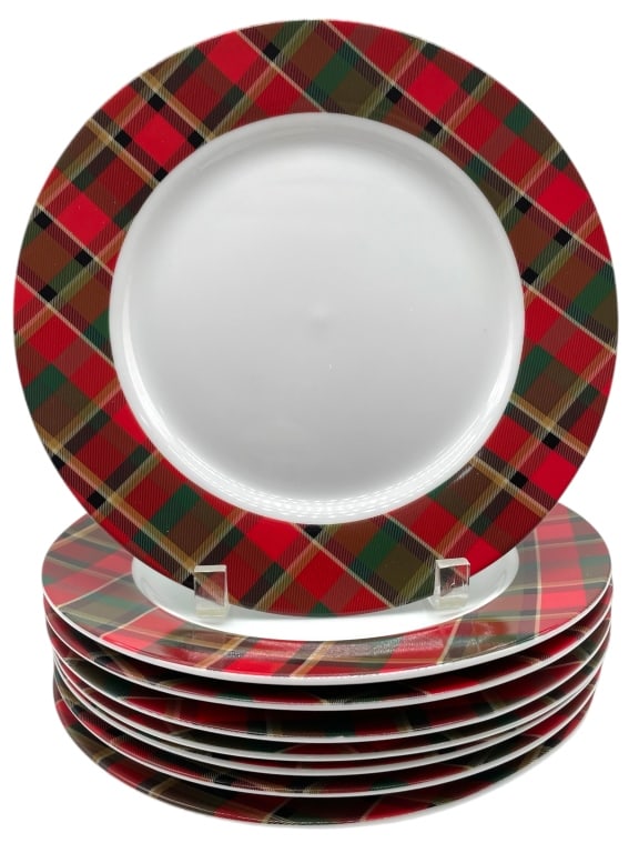 NEW! POTTERY BARN CHRISTMAS PLATES SET OF 8 (1 of 5)