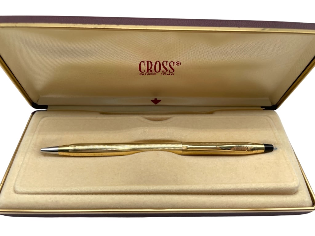 VINTAGE GOLD CROSS PEN IN BOX: VINTAGE GOLD CROSS PEN IN BOX -VERY GOOD CONDITION -CROSS STAMP, COMES WITH BOX -APPROX 5.25" LONG -JA 120224 FRONT ***Please note that due to limited storage space, all items must be picked up within