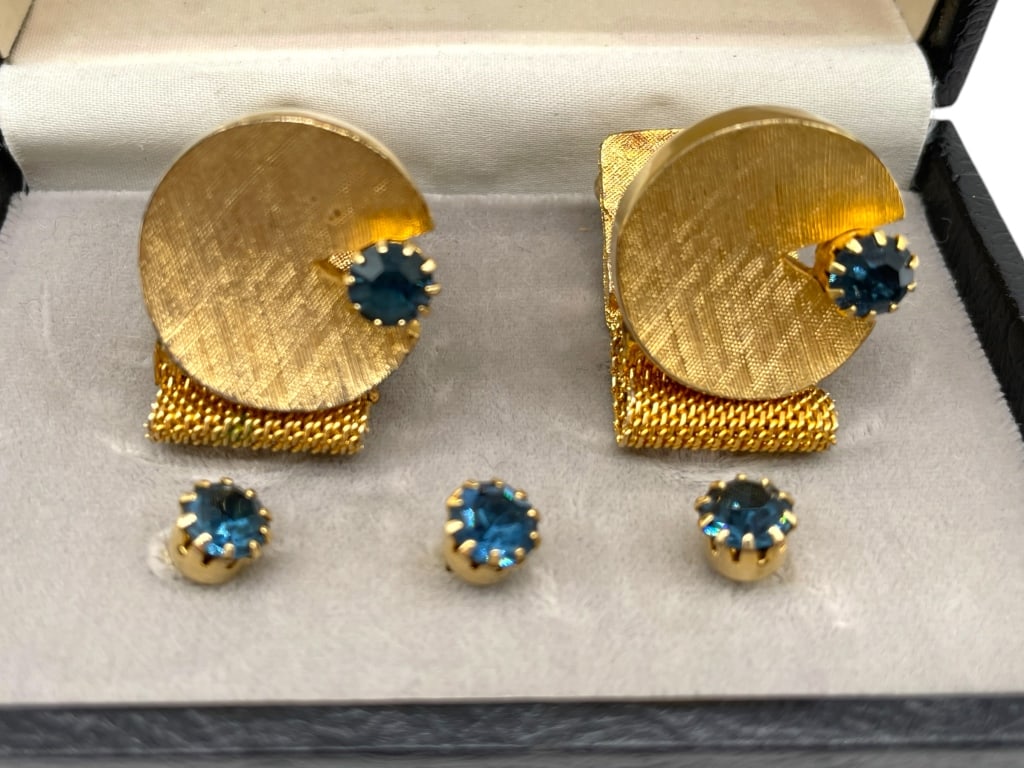 NIB AFTER SIX ACCESSORIES GOLD CUFFLINKS (1 of 6)