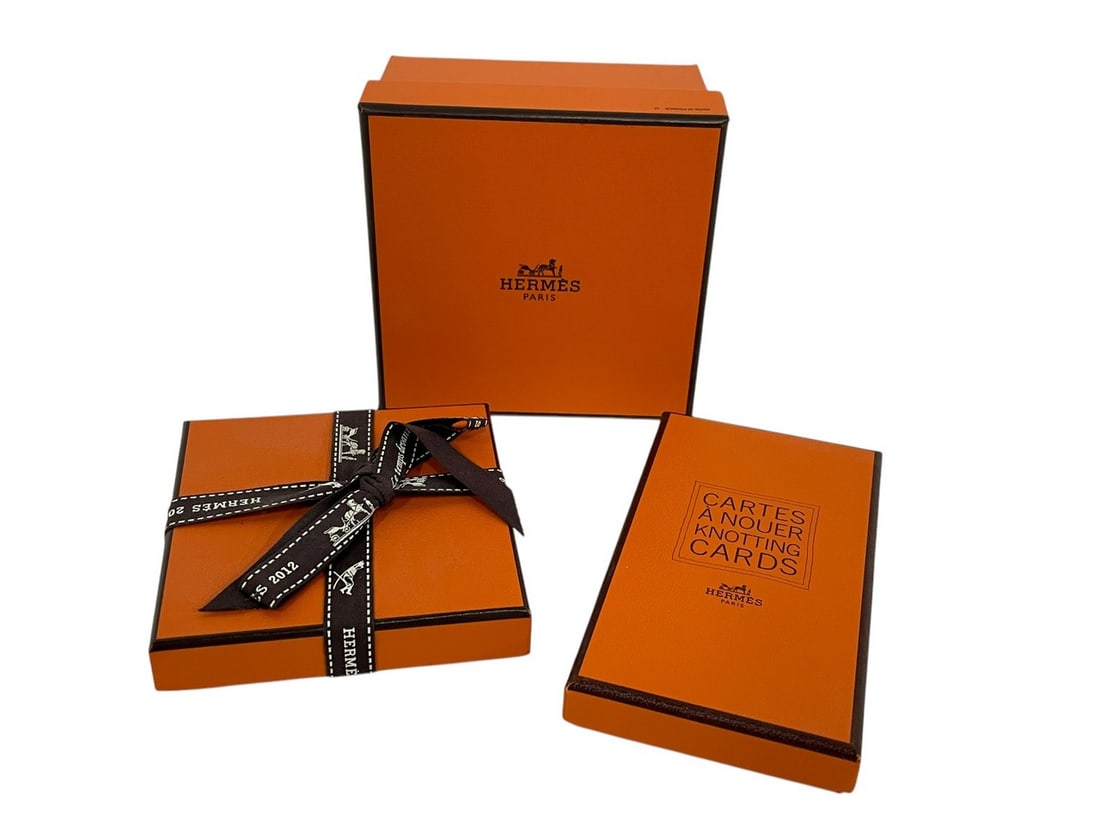 3 AUTHENTIC HERMES JEWELRY GIFT BOXES 2": 3 AUTHENTIC HERMES JEWELRY GIFT BOXES -2" X 4" X 4" APPROX -1" X 4" X 4" APPROX, - 1" X 3" X 5" APPROX -GOOD PRE OWNED CONDITION -DP12324 ***Please note that due to limited storage space, all items mu
