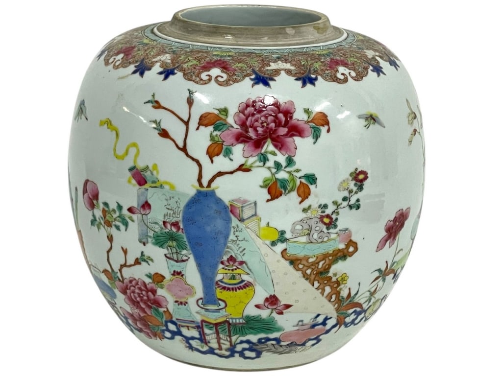 CHINESE FAMILLE ROSE STYLE PORCELAIN GINGER JAR: CHINESE FAMILLE ROSE STYLE PORCELAIN GINGER JAR -8" X 8" DIAMETER APPROX -VERY GOOD PRE OWNED CONDITION -DP12524 ***Please note that due to limited storage space, all items must be picked up within 14