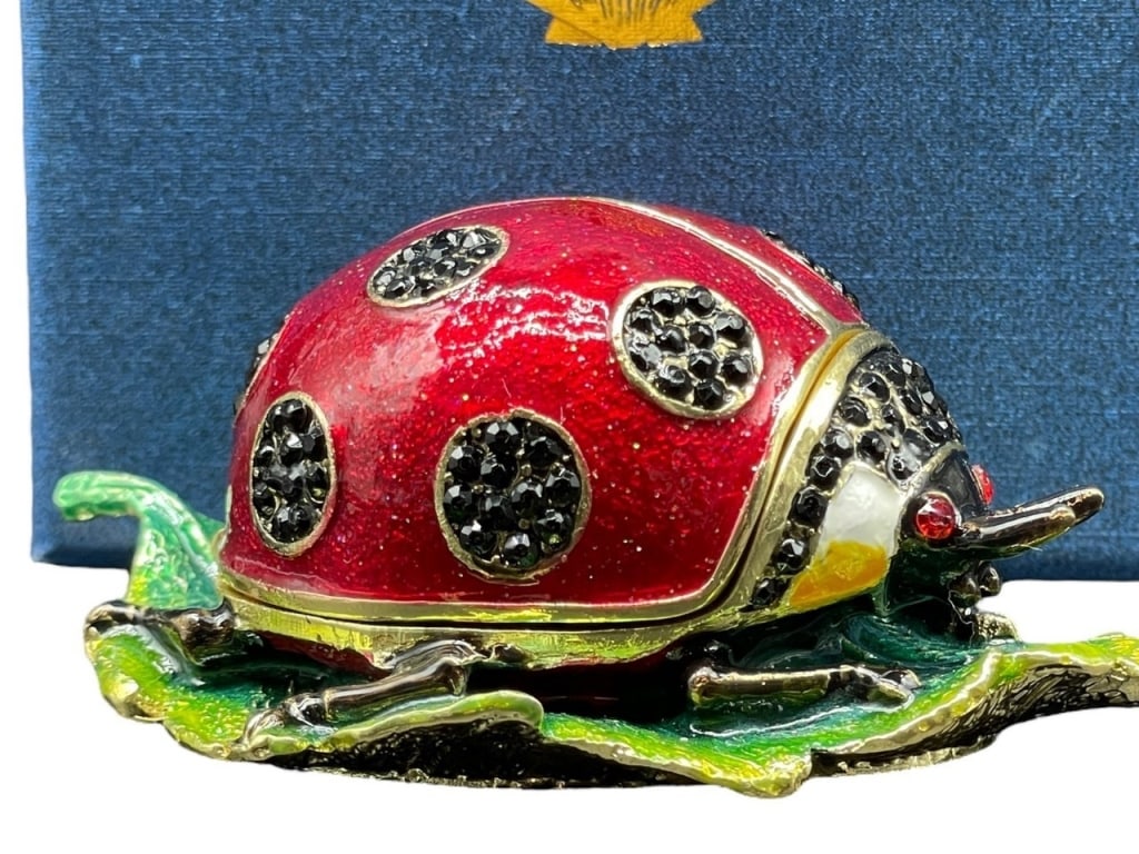 NEW!! JEWELED ENAMEL LADYBUG TRINKET BOX: STRONGWATER STYLE JEWELED ENAMEL LADYBUG TRINKET BOX -NEW IN BOX!! DP12424