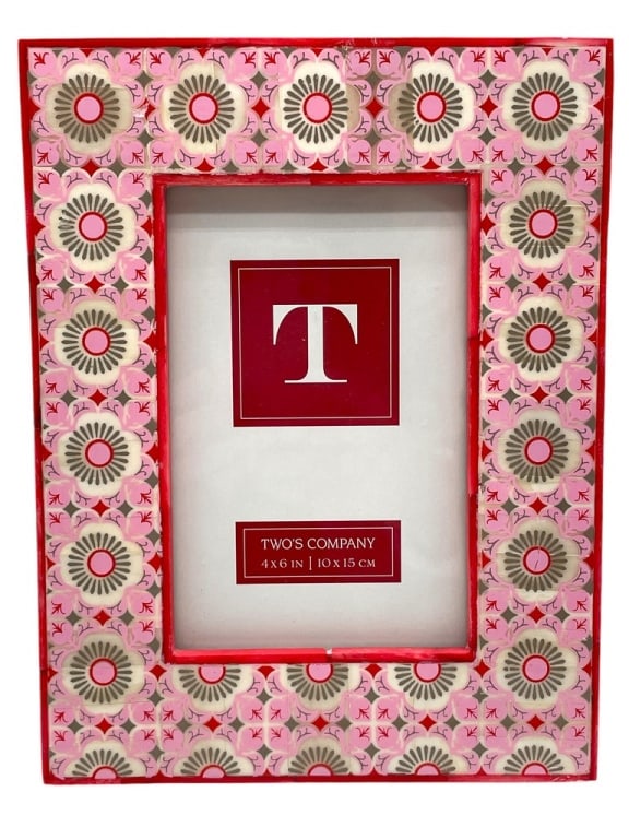 TWO'S COMPANY 4X6 PINK TILE PHOTO FRAME: TWO'S COMPANY 4X6 PINK TILE PHOTO FRAME -VERY GOOD CONDITION -4X6 PHOTO -FRAME APPROX 8.5" X 6.5" -JA 120924 ***Please note that due to limited storage space, all items must be picked up within 14 day