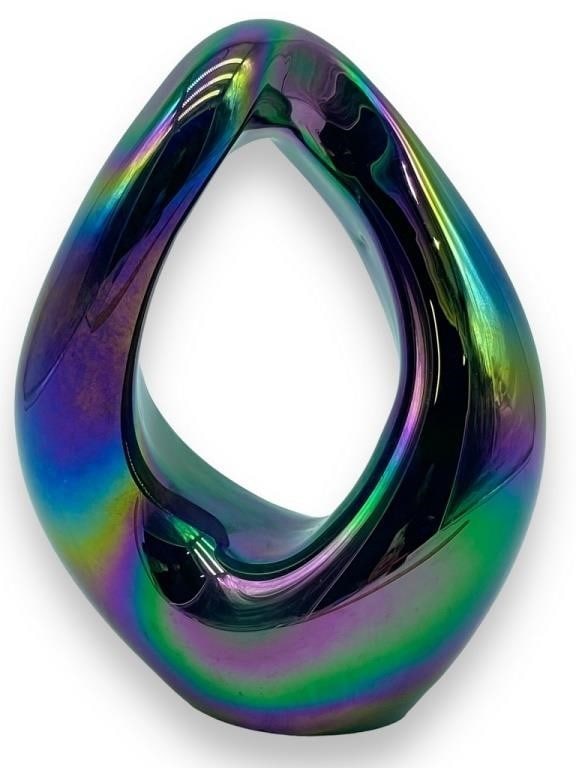 1997 EICKHOLT AMETHYST CARNIVAL GLASS SCULPTURE 7": 1997 EICKHOLT AMETHYST CARNIVAL GLASS SCULPTURE PAPERWEIGHT -7" APPROX -VERY GOOD PRE OWNED CONDITION -DP82324