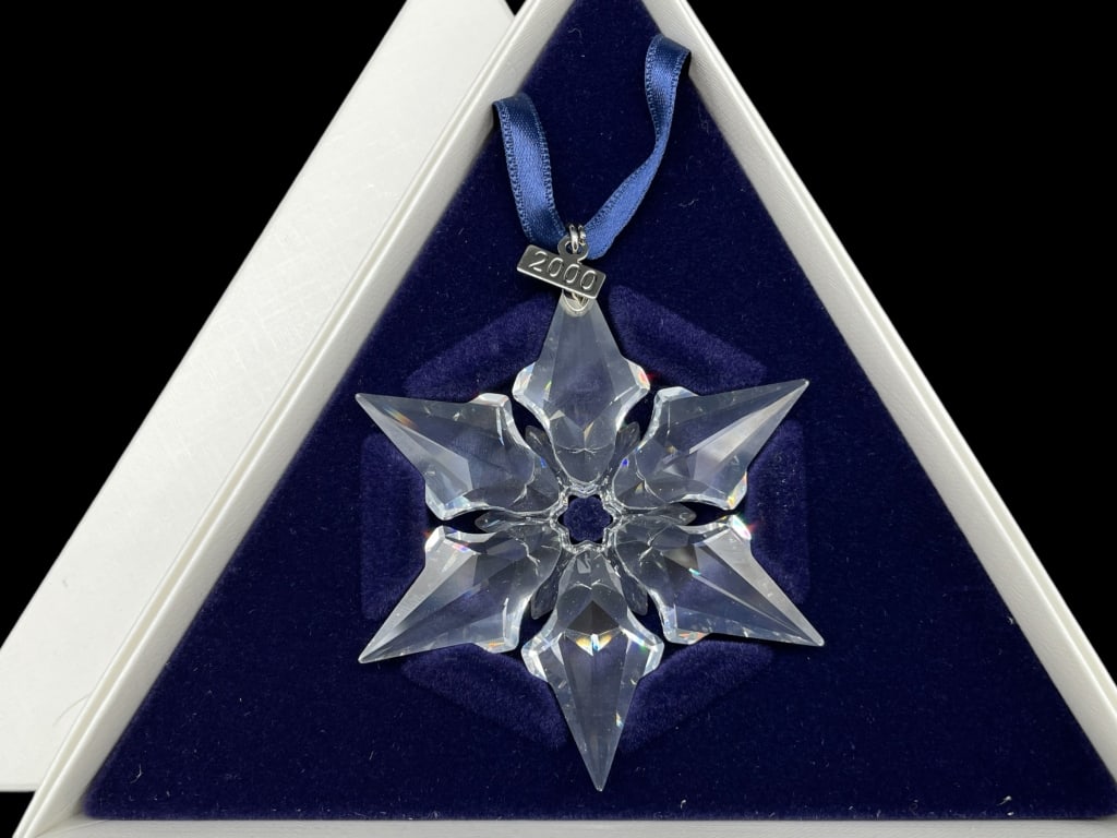 NIB SWAROVSKI CRYSTAL 2000 SNOWFLAKE ORNAMENT (1 of 4)