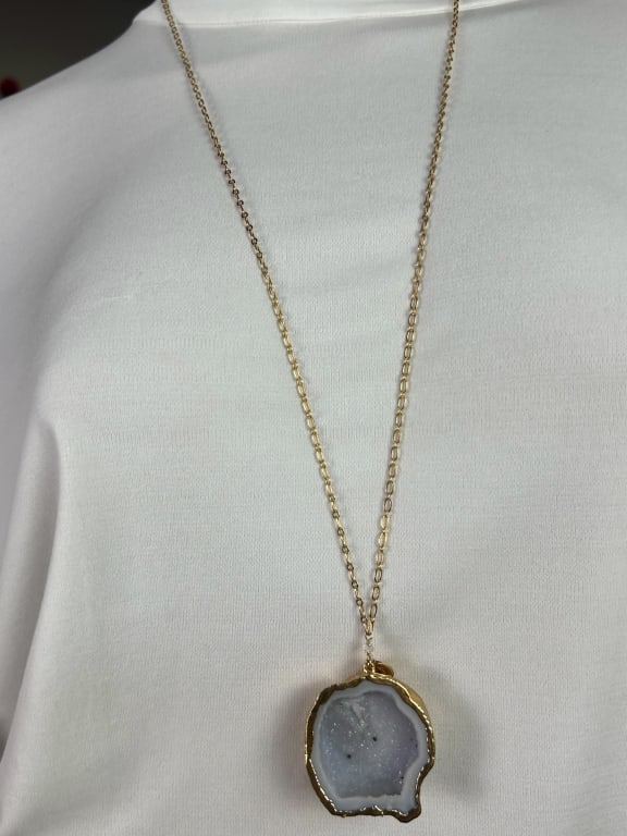 NEW DARA ETTINGER AGATE GEODE PENDANT NECKLACE 18": NEW DARA ETTINGER AGATE PENDANT NECKLACE NEW WITHOUT TAGS 18" KK 930