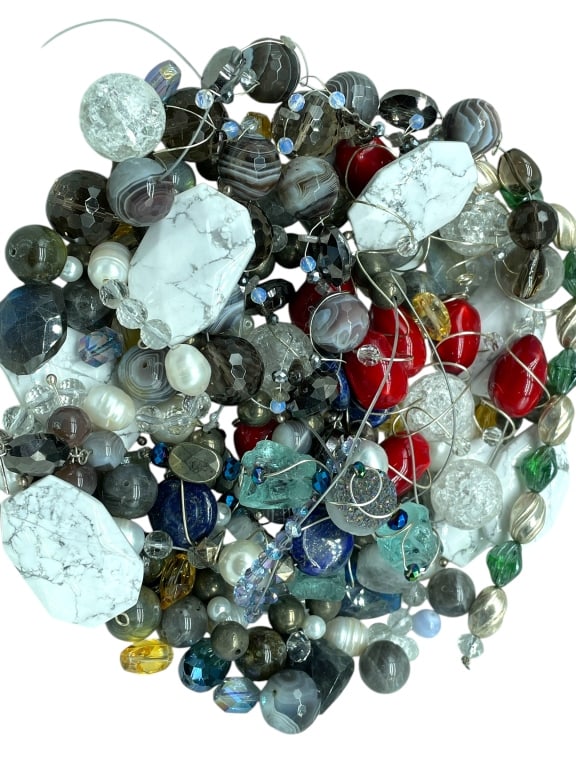 ASSORTED SEMI-PRECIOUS GEMSTONE BEADS (1 of 2)