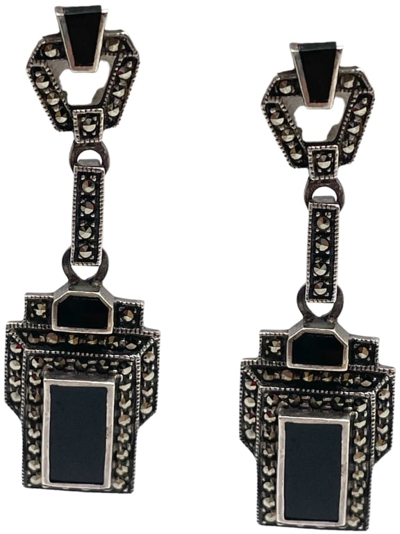 STERLING SILVER BLACK ONYX EARRINGS DANGLE VTG 2": STERLING SILVER BLACK ONYX EARRINGS DANGLE VTG VERY GOOD PRE OWNED SIZE: 2" DM92324