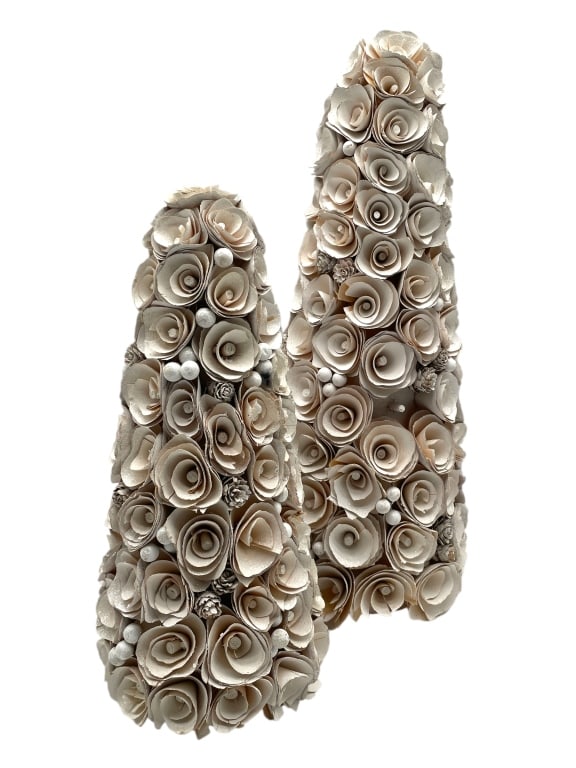 SMITH AND HAWKEN WHITE CONE TREES TWO PIECES: SMITH AND HAWKEN WHITE CONE TREES TWO PIECES -VERY GOOD CONDITION -LARGE TREE APPROX 19" -SMALL TREE APPROX 15" -JA 111424 #16 ***Please note that due to limited storage space, all items must be picke