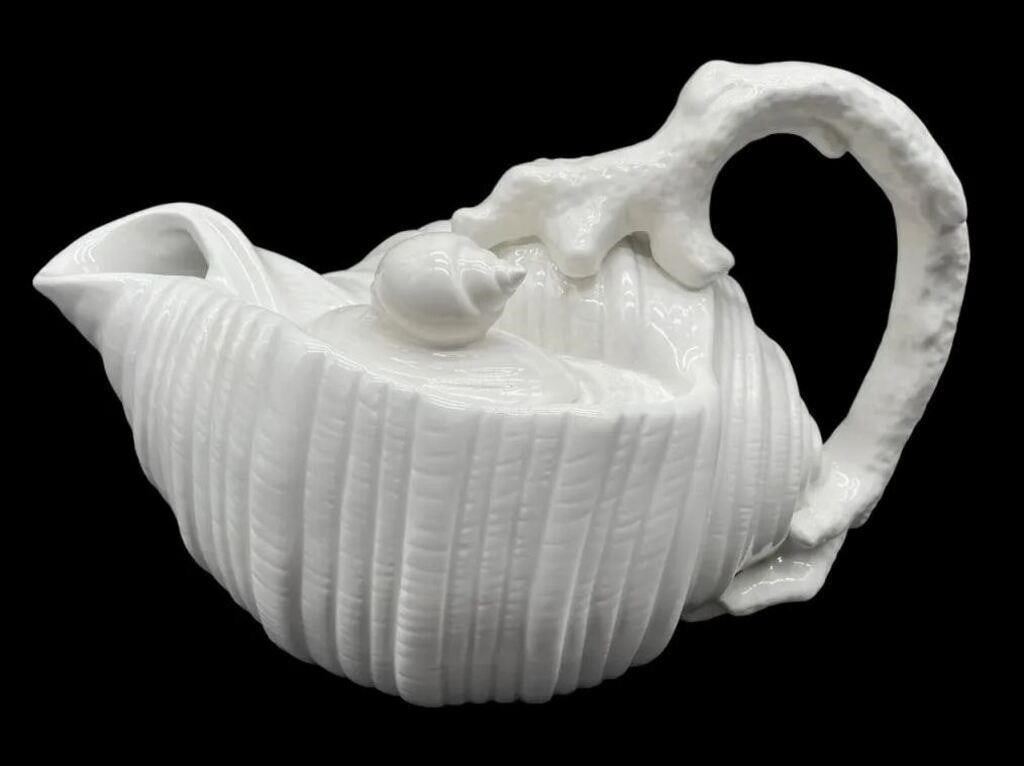 VINTAGE FITZ & FLOYD WHITE CONCH SHELL TEA POT 9" (1 of 8)