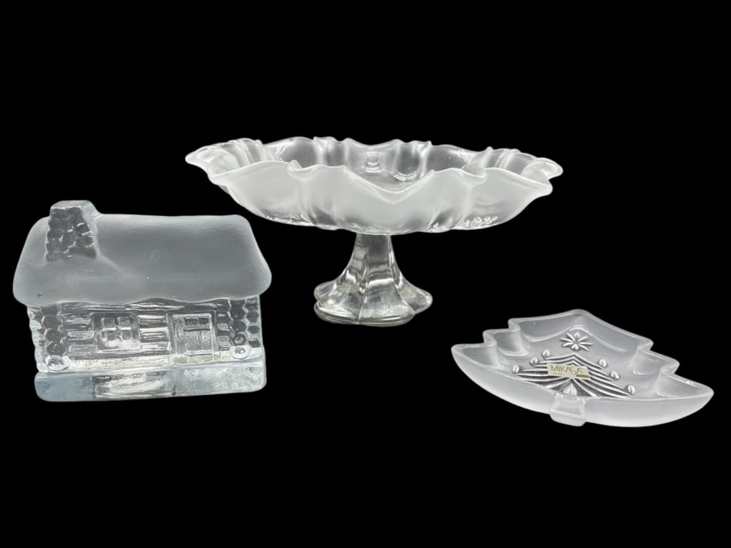 SET OF THREE FROSTED GLASS HOLIDAY PIECES (1 of 4)