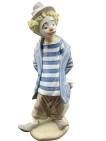 LLADRO  LITTLE TRAVELER FIGURINE 7602 8.5"