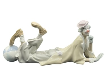 LLADRO RECLINING CLOWN PORCELAIN FIGURINE 13"