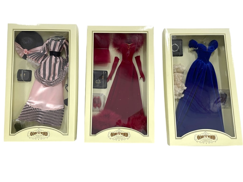 FRANKLIN MINT GONE WITH THE WIND THREE OUTFITS (1 of 5)