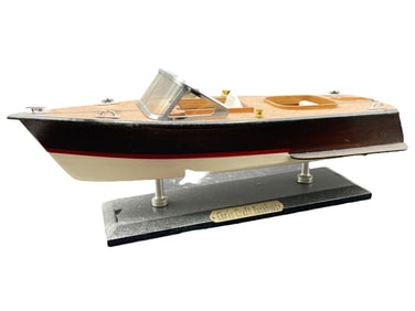 WOOD CHRIS CRAFT RUNABOUT SCALE MODEL