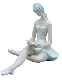 TENGRA SITTING BALLERINA PORCELAIN FIGURINE 7"