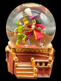 ENESCO DISNEY PETER PAN MUSICAL SNOW GLOBE