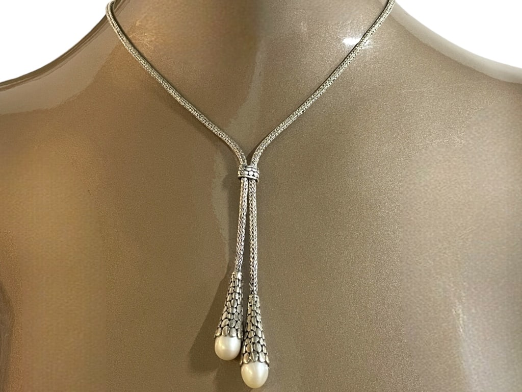 STERLING AND PEARL DROP NECKLACE 28.12G: STERLING AND PEARL DROP NECKLACE 28.12G -VERY GOOD PRE OWNED CONDITION -28.12G -APPROX 12" -JA 122624 ***Please note that due to limited storage space, all items must be picked up within 14 days of th