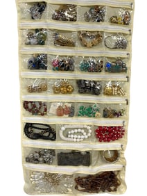 30+ LOTS OF VINTAGE JEWELRY