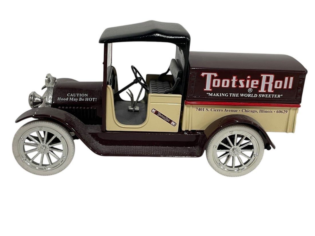 LIBERTY CLASSICS TOOTSIE ROLL TRUCK BANK (1 of 6)